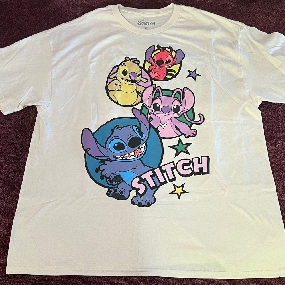Disney Lilo & Stitch Family graphic tshirt Size XL
